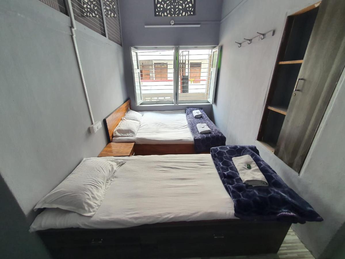 Hotel Family Stay Beside Railway Station Aurangábád Kültér fotó